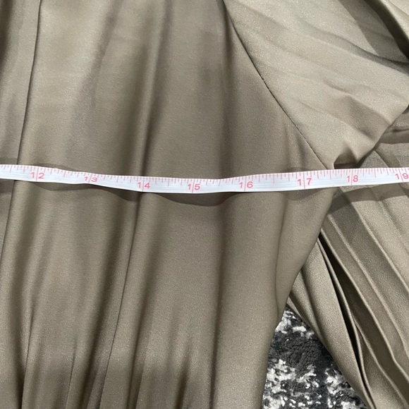 Dainty jewels dress - Picture 3 of 4